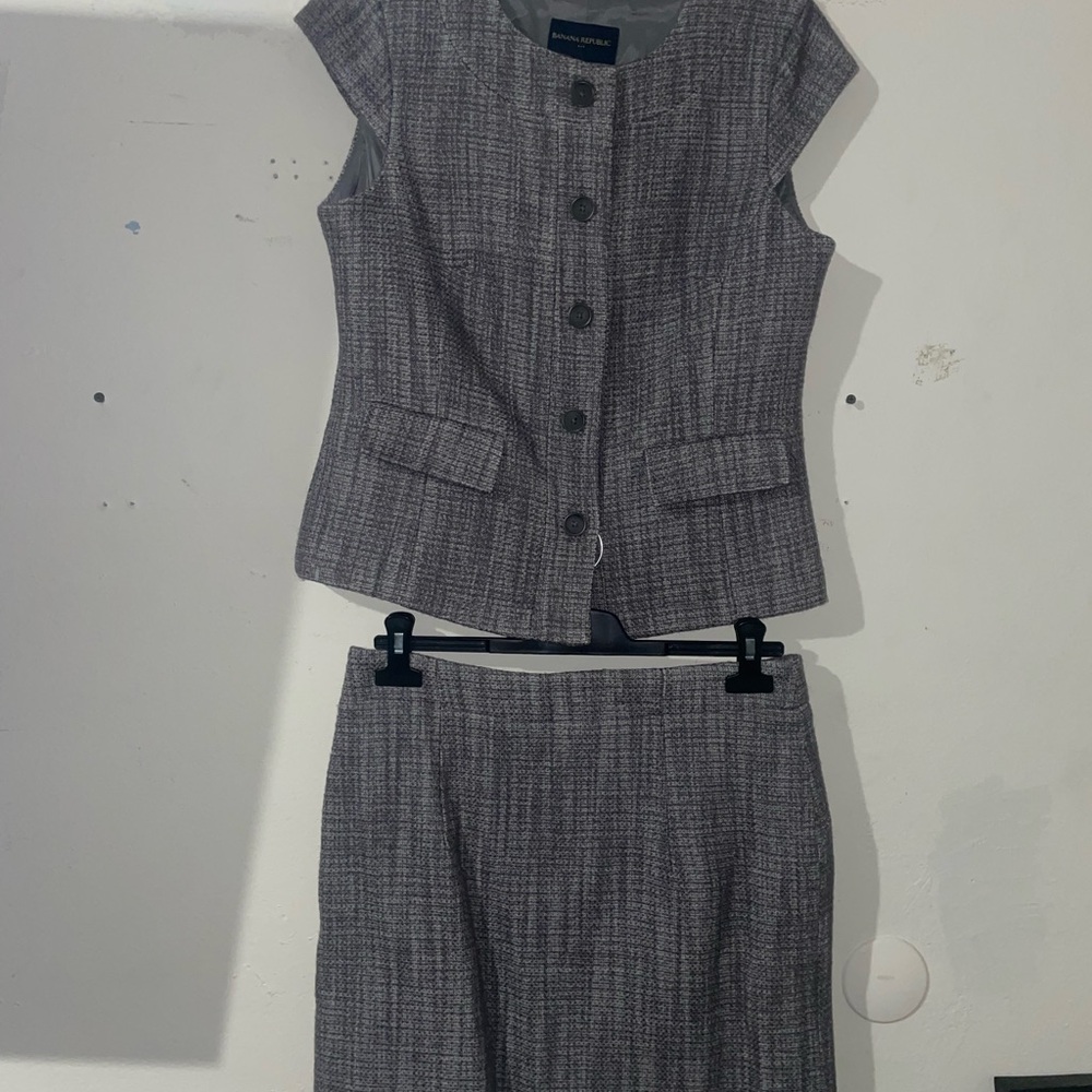 Banana Republic Gray Tweed Suit Size 6